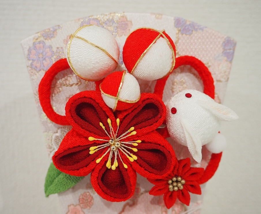 ���ʥ�����