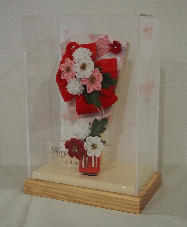 創業明治11年の人形専門店。寿月すみたやのお正月飾り。つまみ細工