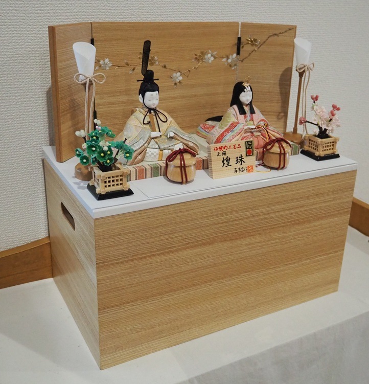 ���ʥ�����