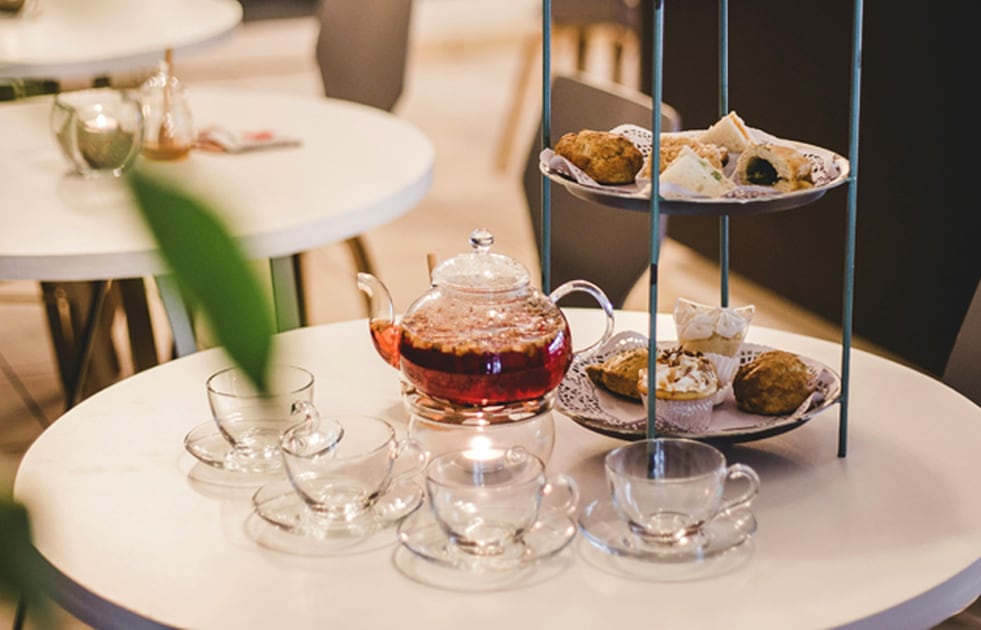 大切な人と過ごすティータイムイメージ