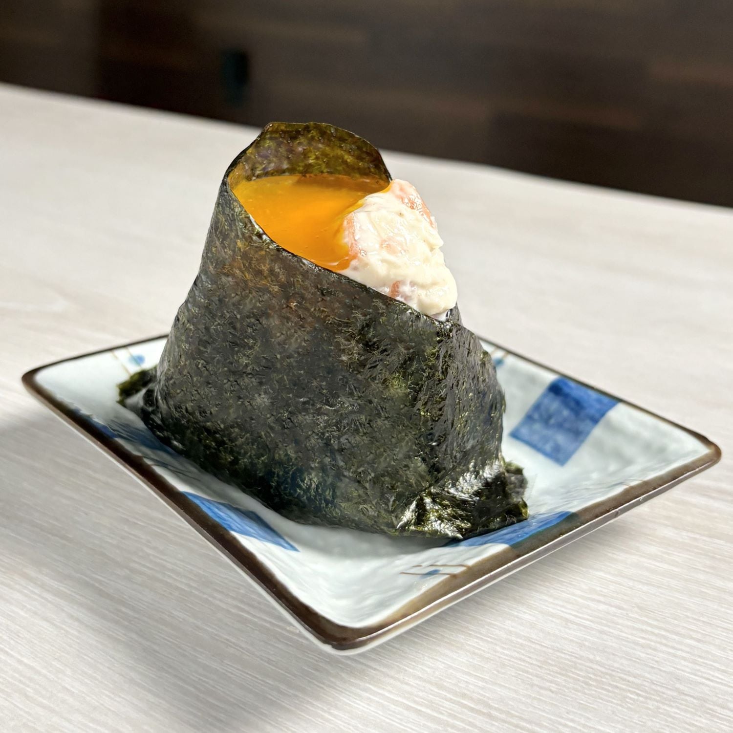 サモチー卵黄ソースのおにぎり