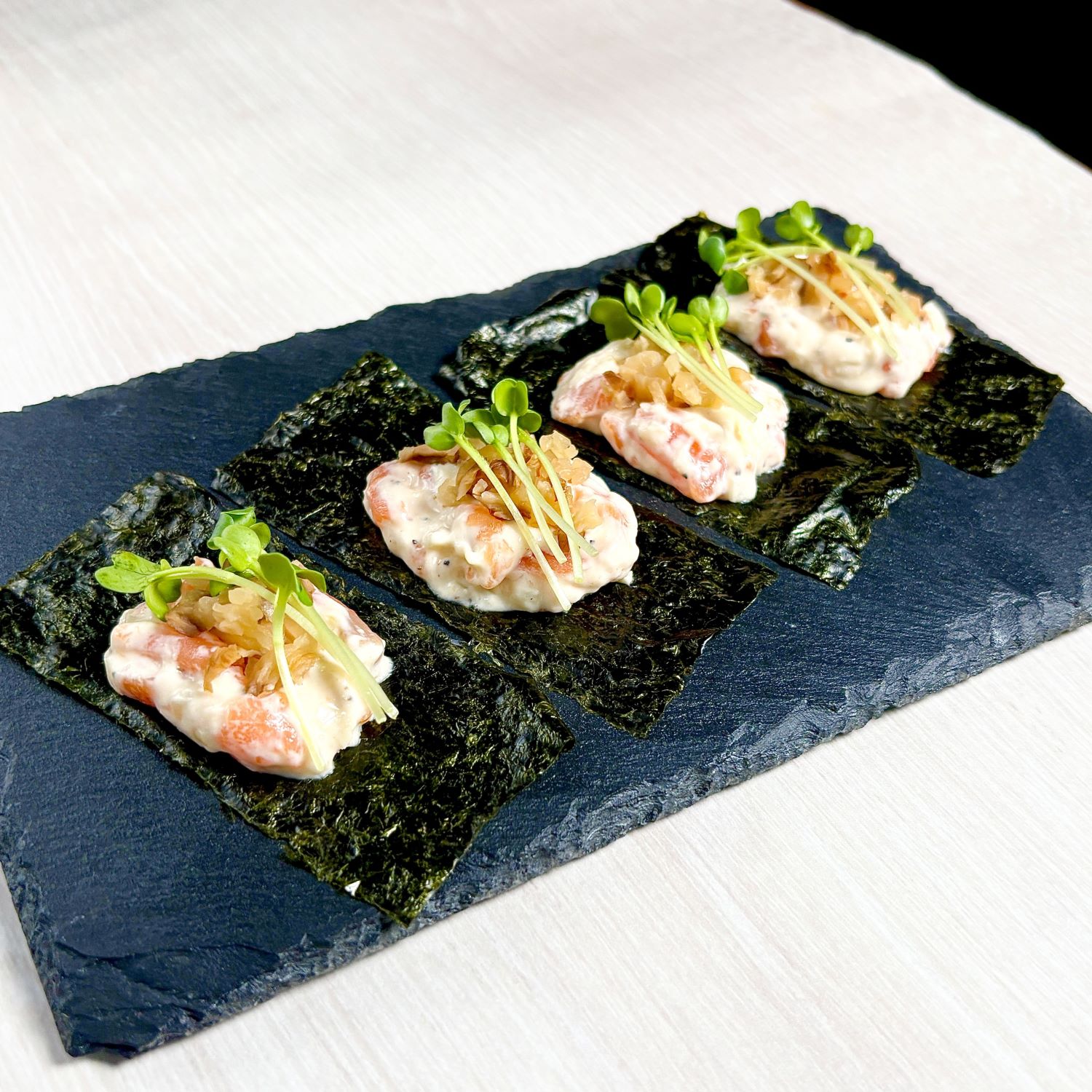 至福の海鮮磯部巻き（サモチーいぶりがっこ）4個