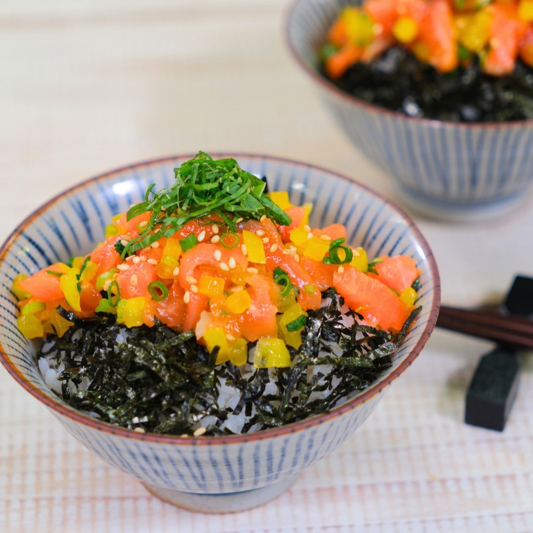 サーモントロたく丼