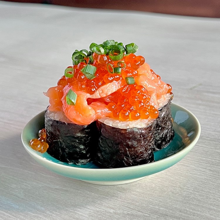 のっけてこぼれて！あて巻き（サーモンいくら）