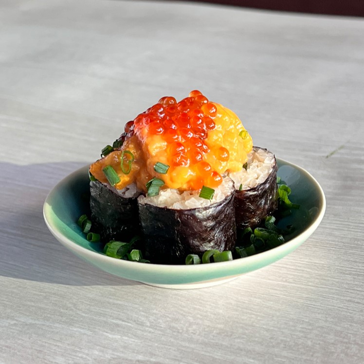 のっけてこぼれて！あて巻き（うにいくら）