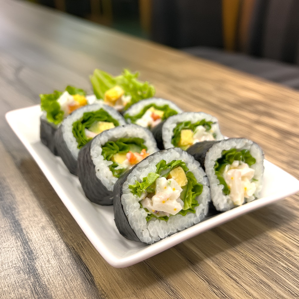 シーサラダを使った海老たっぷりサラダ巻き（カナダホッキ貝入りサラダ / 海老）
