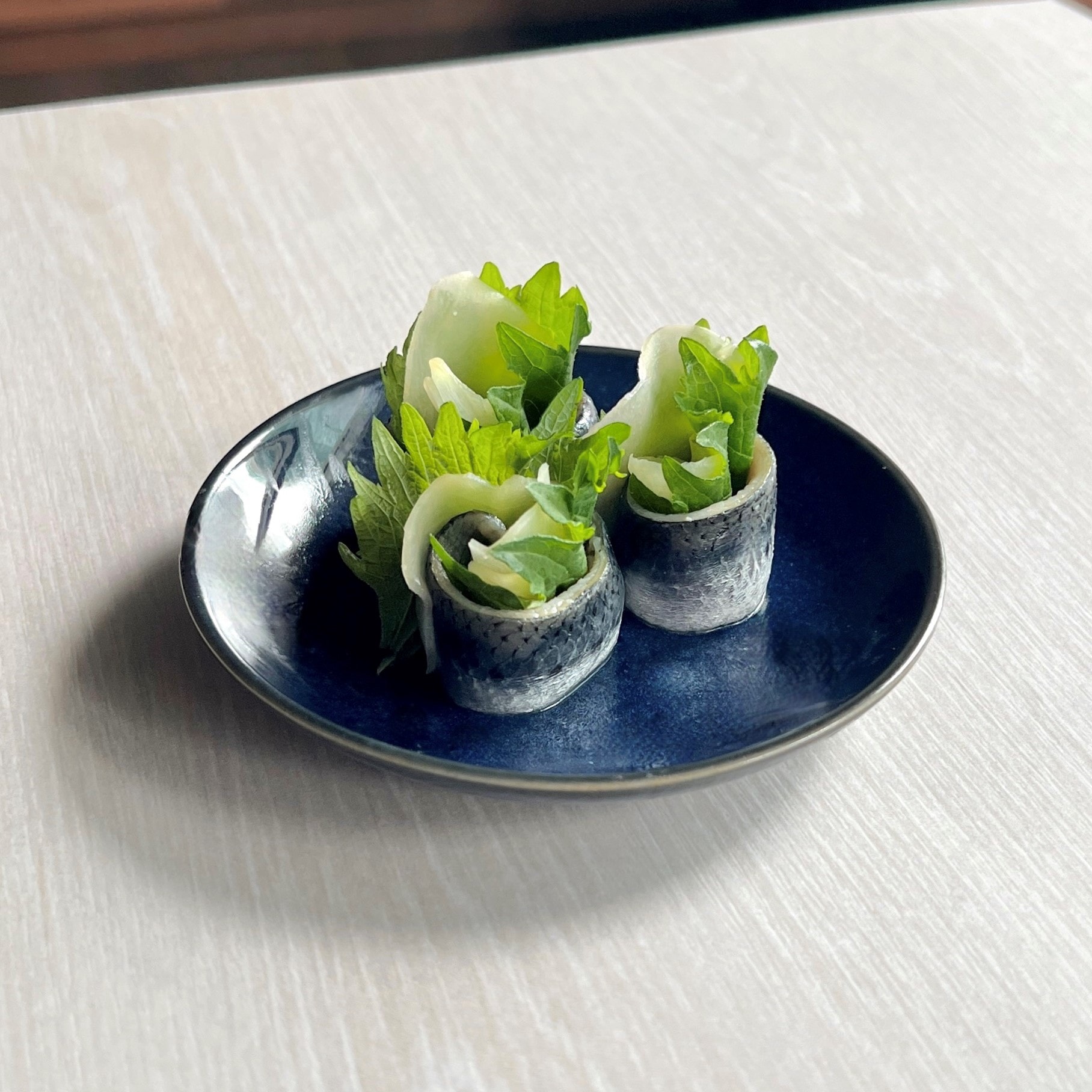 ガリと大葉の酢〆いわしロール