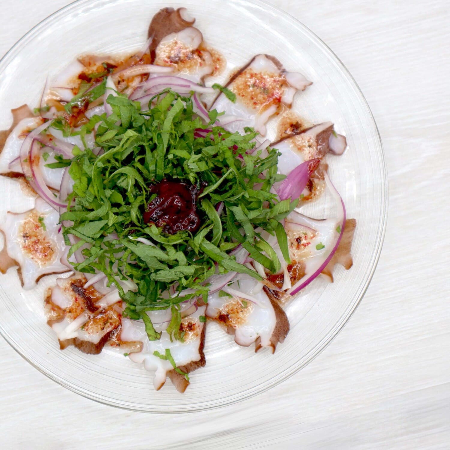 たっぷり大葉とタコのカルパッチョ