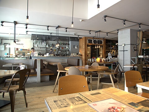 TABLES Coffee Bakery & Diner 店舗写真