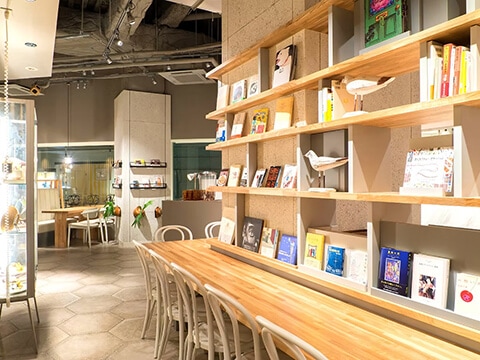 tables cook & jonathan's bookstore 店舗写真