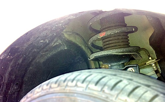 下周りのチェック：タイヤハウス