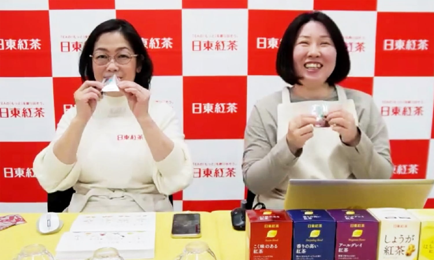 ���٥�Ȥ��ͻҤμ̿�