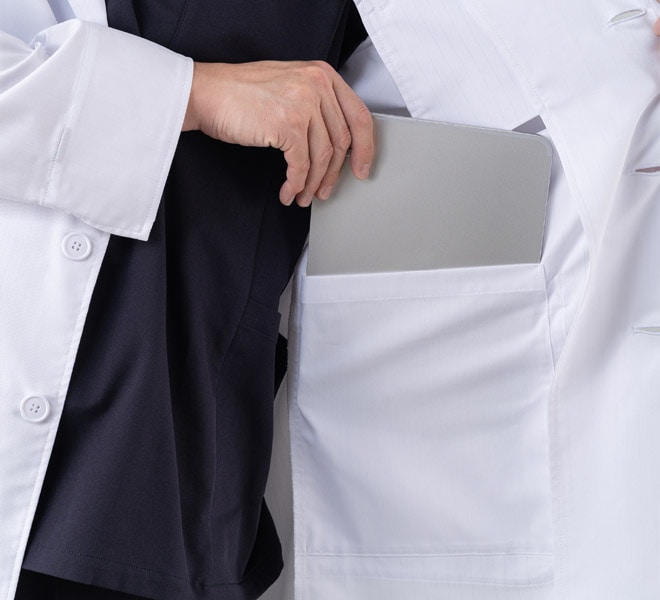 �������˥��֥�åȤ��Ǽ�Ǥ���ݥ��å��դ�