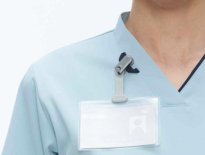 名札やインカムをホールドするマルチループ