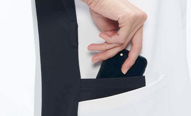 右腰ポケット(内側にスマホポケット付き)