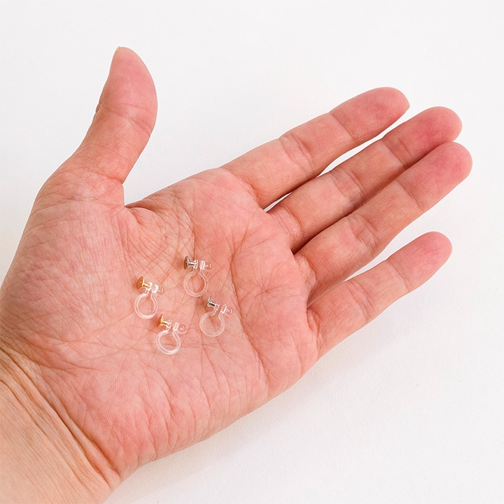 ハンドメイド　ノンホールピアス No.67 アクセサリー金具 ノンホールピアス 樹脂 皿付き 5ペア入り