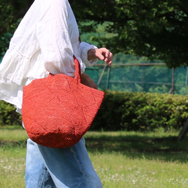 Sans Arcidet(サンアルシデ)のかごバッグラフィアトートバッグKAPITY BAG MEDIUM MC K