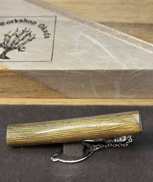 希少虹色珊瑚のネクタイピン【岡田黒珊瑚工房】 ｜鳥取の特産品お