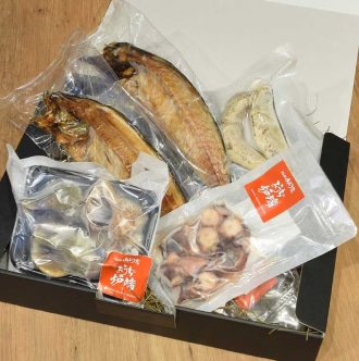 ”囲炉裏”を囲む5品セット