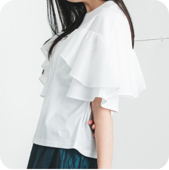 まるで天使の羽根のよう【フリルスリーブTシャツ】
