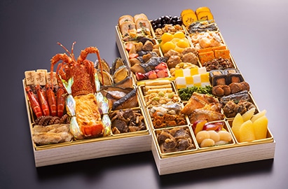 本格料理を大きなお重に43品も詰め込みました