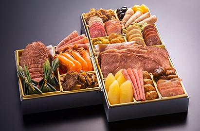 本格料理を大きなお重に43品も詰め込みました