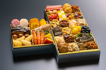 本格料理を大きなお重に43品も詰め込みました