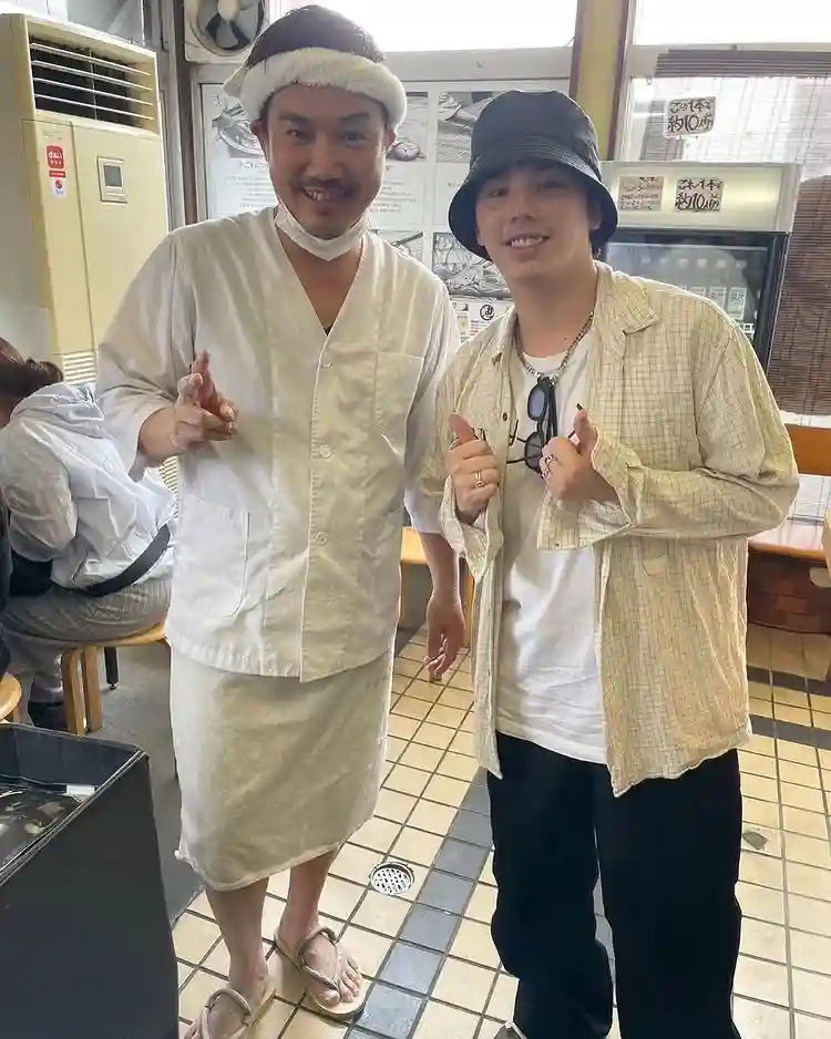 MY FIRST STORY のボーカル 森内寛樹（Hiro）さんが御来店下さいました