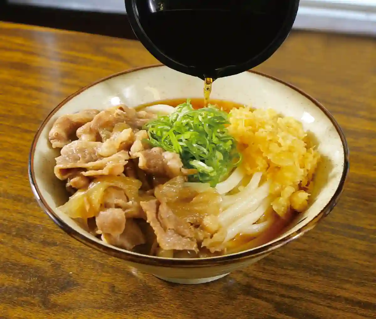 肉ぶっかけうどん 丸池製麺所