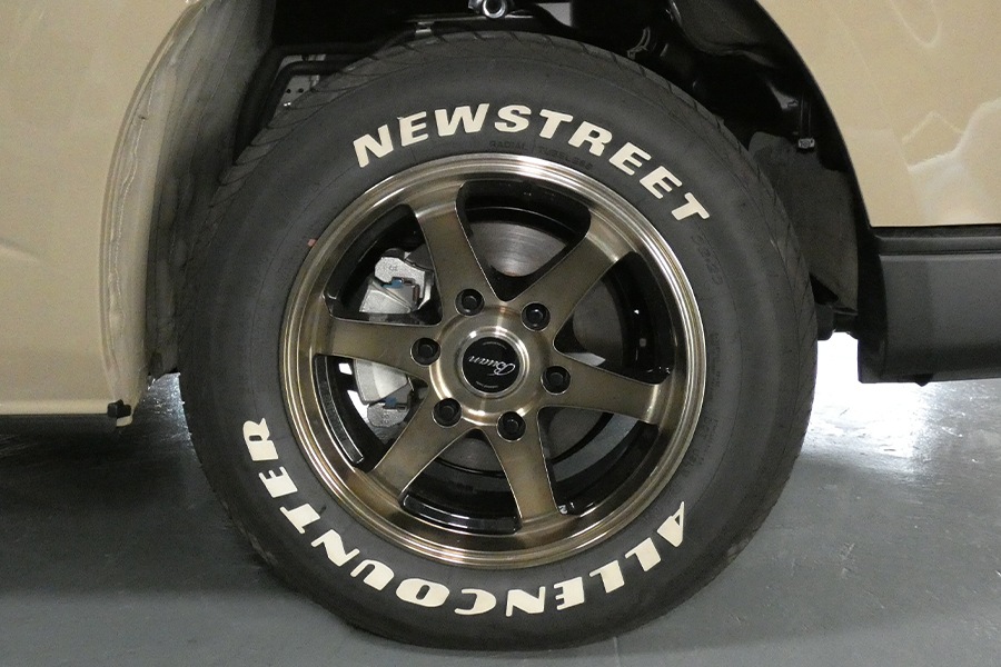 ハイエース リアビュー