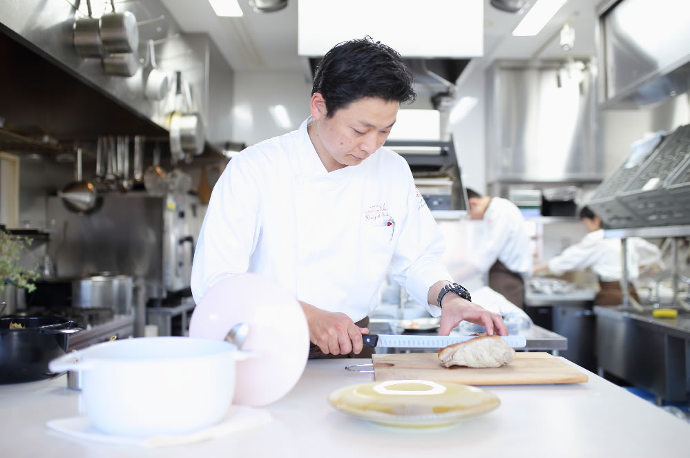 UNILLOY | ユニロイ 世界一軽い、鋳物ホーロー鍋。