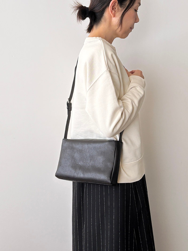 皐月ページ toca トーカ マグネットショルダーバッグ レザー tc253-04｜Unmaison