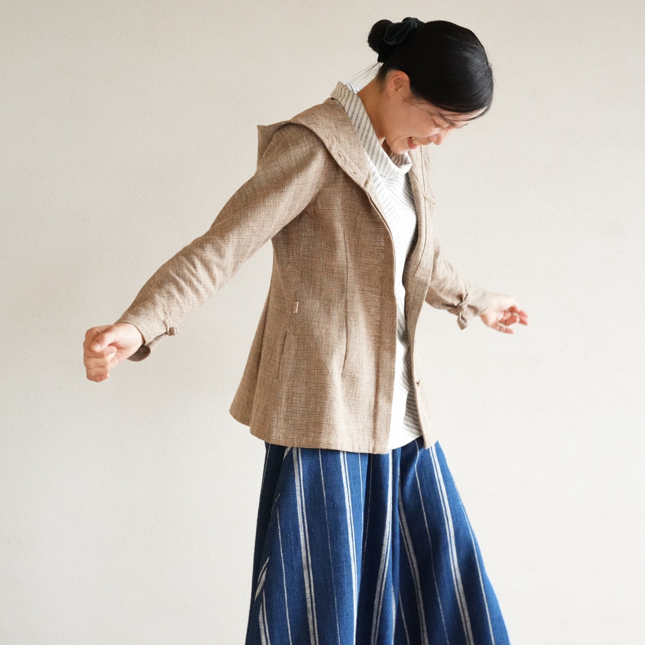 くら うさとの服☆ポンチョ / usaato ウサト うさとの服 usaato コットン 花ボタンチャイナJK ポンチョ美品