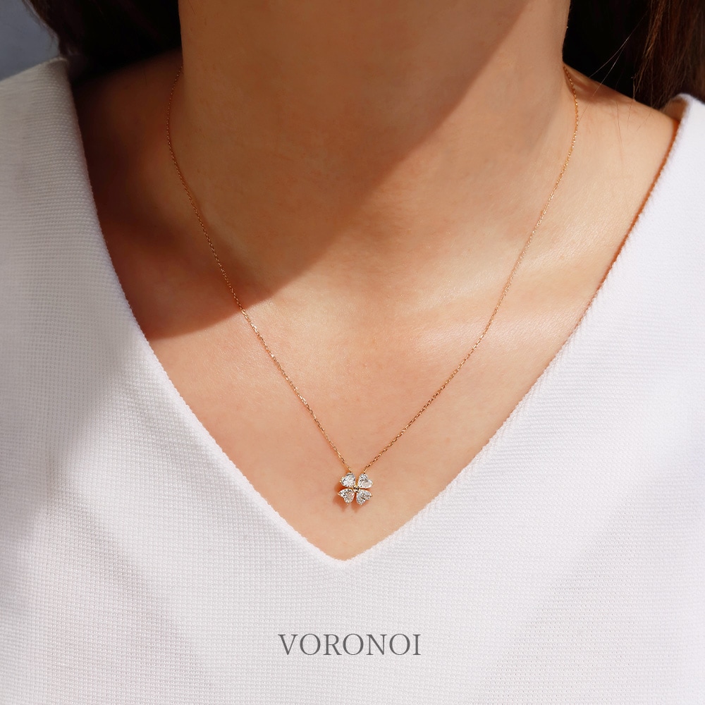 0.7ct ハートシェイプ ラボグロウンダイヤモンド クローバーネックレス