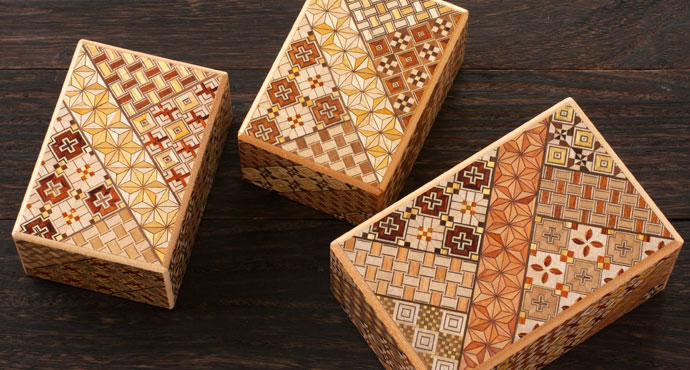 寄木細工 Yosegi-zaiku ミニ秘密箱 2寸5回仕掛け 箱根伝統工芸品 