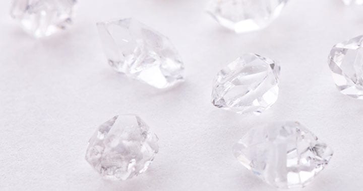 ハーキマーダイヤモンドの「個性」を身にまとう イメージ図