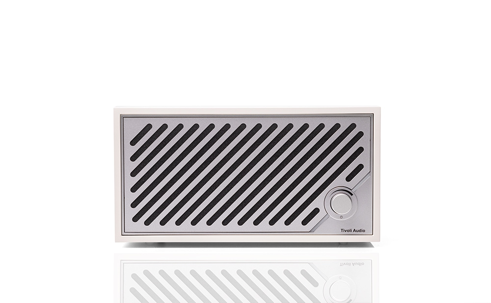 MODEL TWO DIGTAL／ホワイト/シルバー