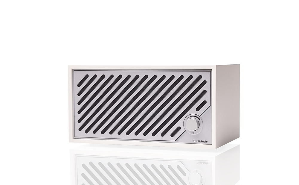 MODEL TWO DIGTAL／ホワイト/シルバー