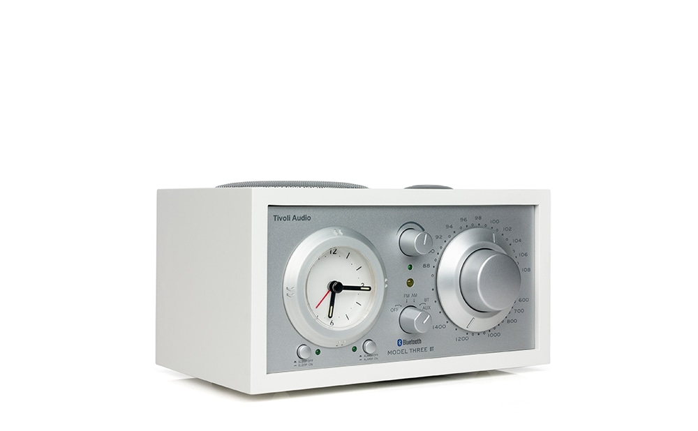 MODEL THREE BT／ホワイト/シルバー