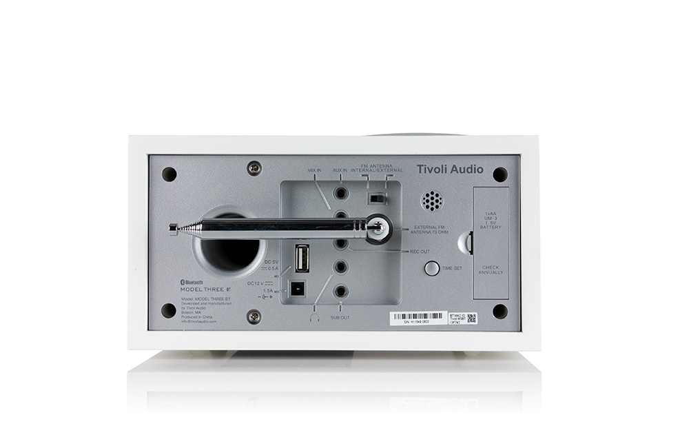 MODEL THREE BT／ホワイト/シルバー