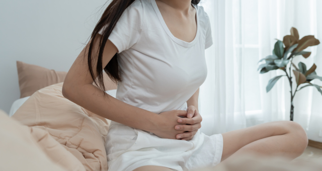 最近、胃が重い・ムカムカする…それ、季節のせいかも