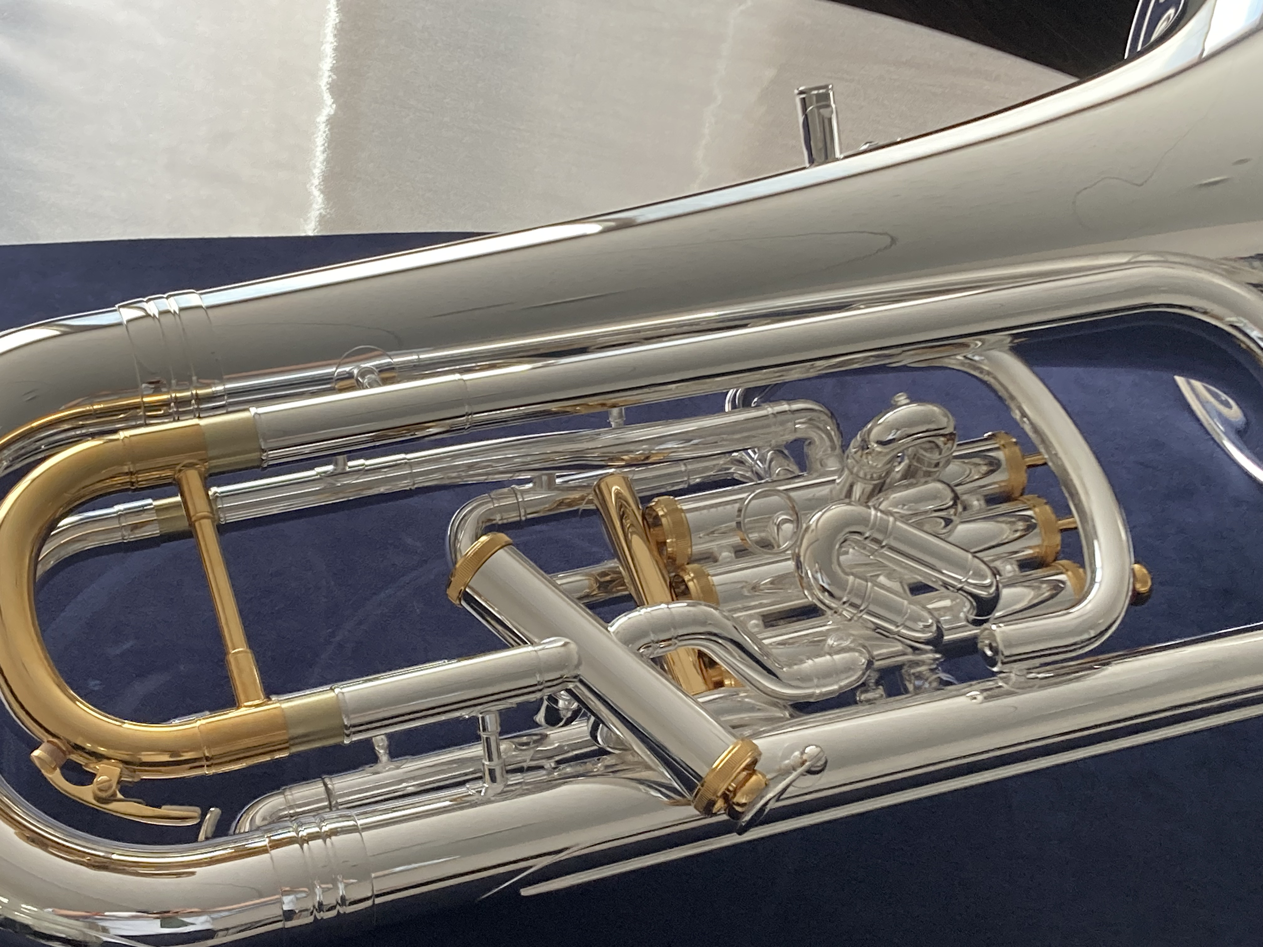 本日9/4まで出品 ヤマハ ユーフォニアム YEP-211 ヤマハ ユーフォニアム YEP-211