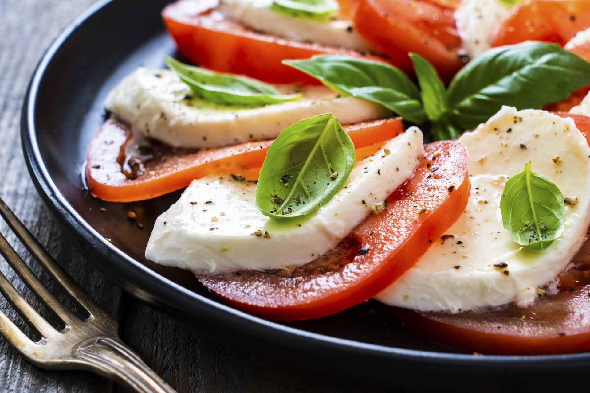 マリアージュ例１：トマトとモッツァレラチーズのカプレーゼ