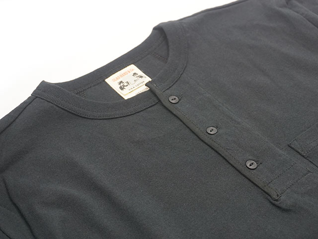 全2色【GLAD HAND/グラッドハンド】「Pack Tee”Standard Henry Pocket