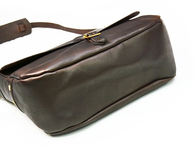 全2色【vasco/ヴァスコ】「Leather Postman Shoulder Bag”/レザー