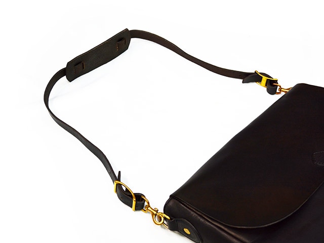 全2色【vasco/ヴァスコ】「Leather Postman Shoulder Bag”/レザー