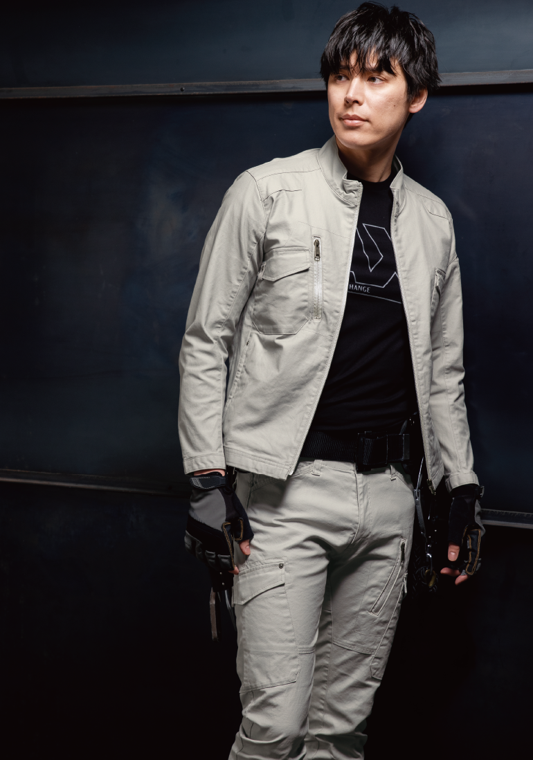 ジーベック2240着用イメージ　ストレッチ、洗い加工、フルハーネス対応ポケット