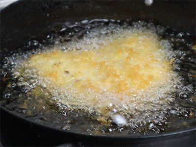 アジフライを油へ