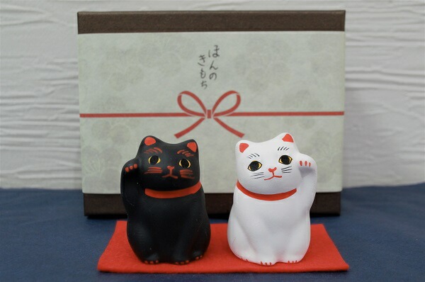 白黒ペア招き猫 贈答用 | 猫雑貨,招き猫 | お菓子と猫の谷中堂